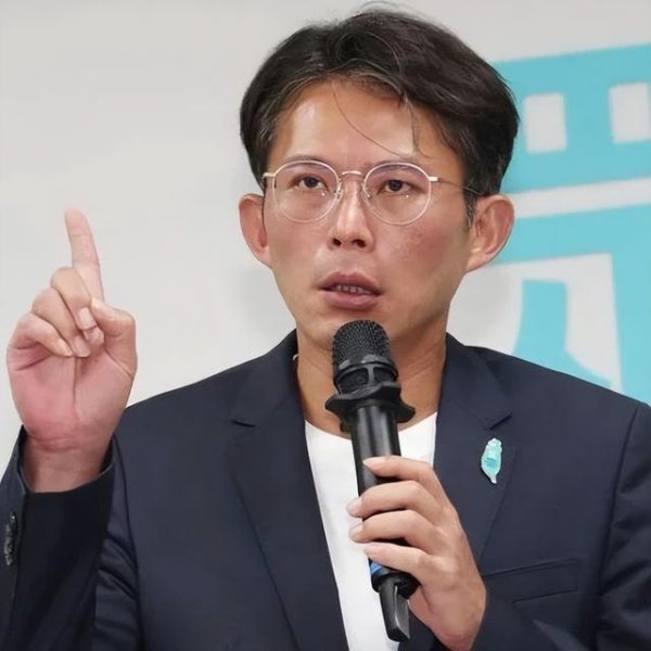 股票配资最新行情 “小蔡英文”当官梦破碎，黄国昌：民进党当局搞酬庸招致民意反弹